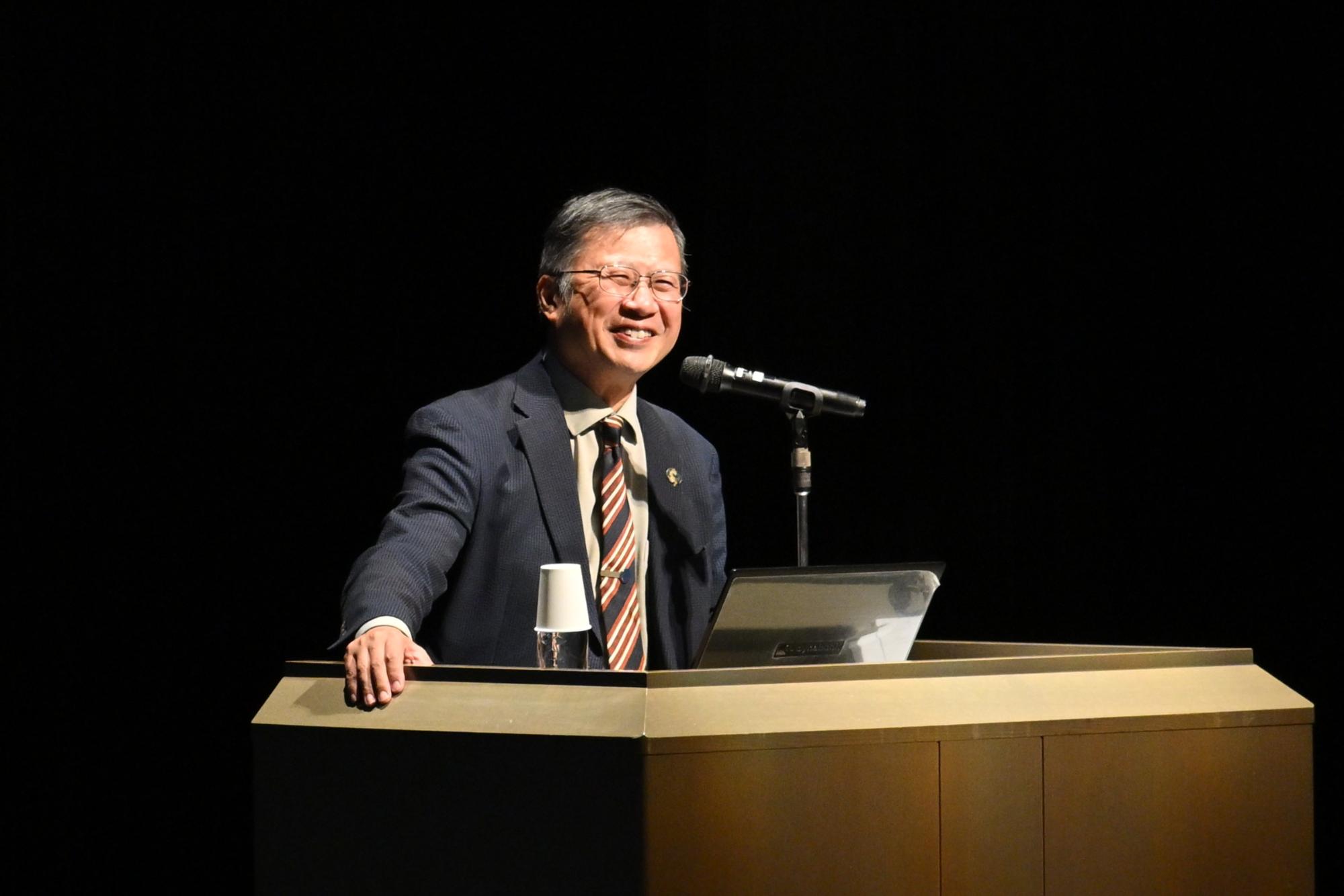 柳沢文庫歴史塾で講演する太田浩司さん