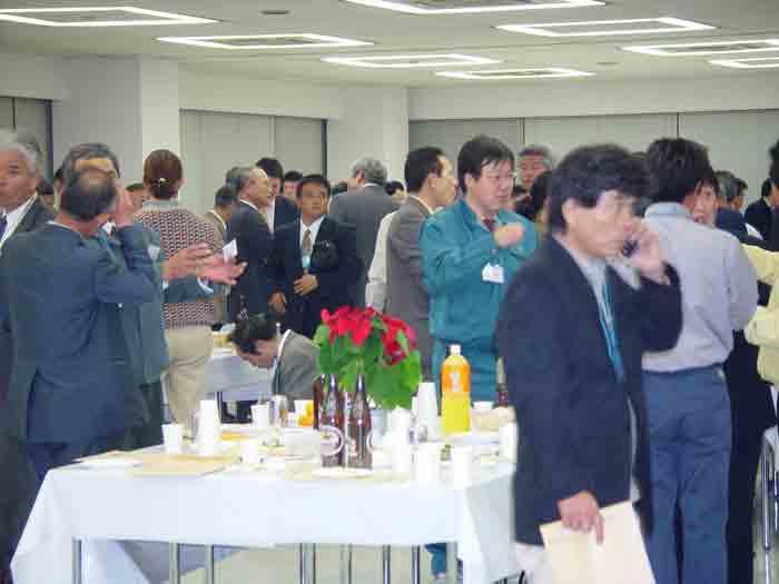 和やかな雰囲気で行われた会場の写真