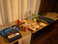 防災グッズの展示コーナーの写真
