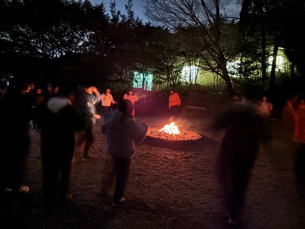 キャンプファイヤー