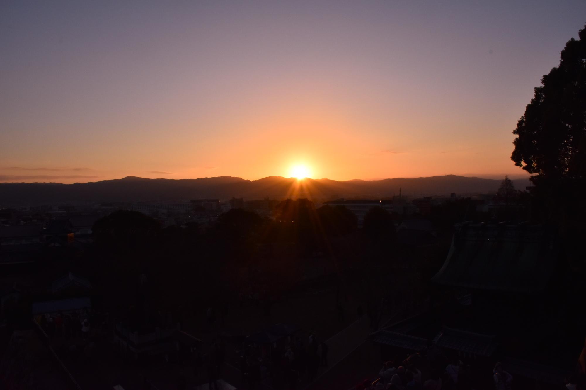 初日の出は郡山城天守台へ ～新年の門出を郡山城天守台で迎えませんか～