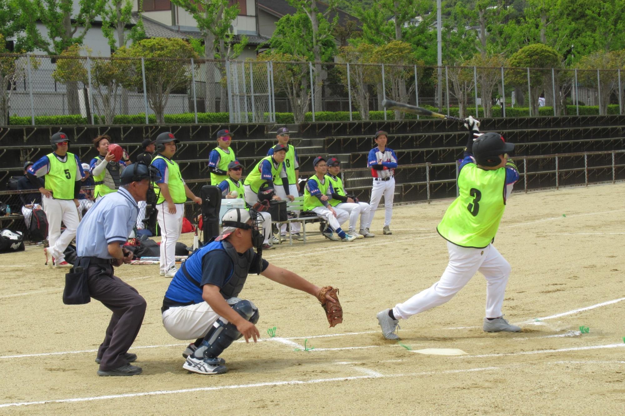 自治会ソフトボール大会の様子