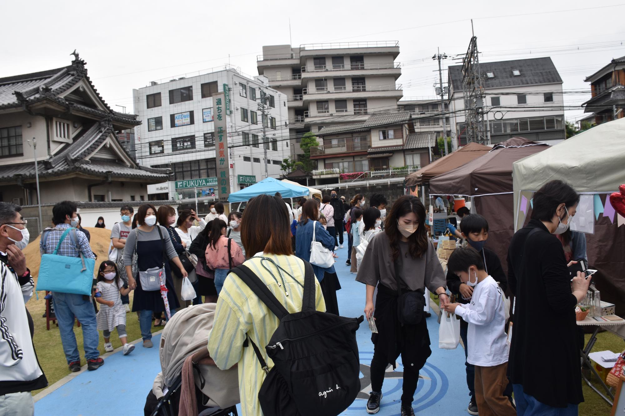 つなげるマーケット会場内の様子