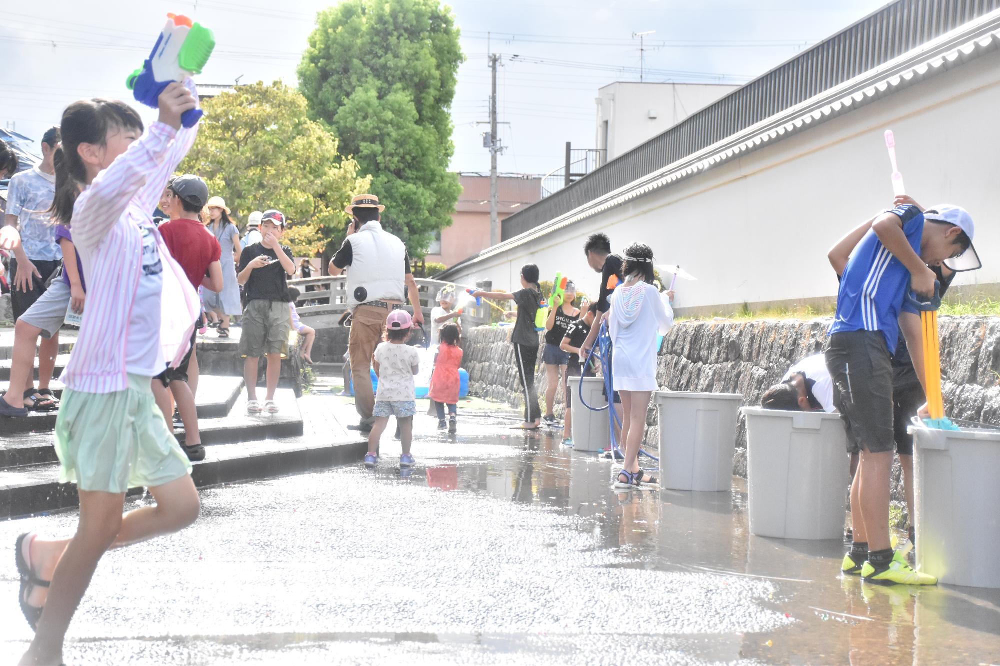 思い出に残る夏祭り2023水遊びの様子