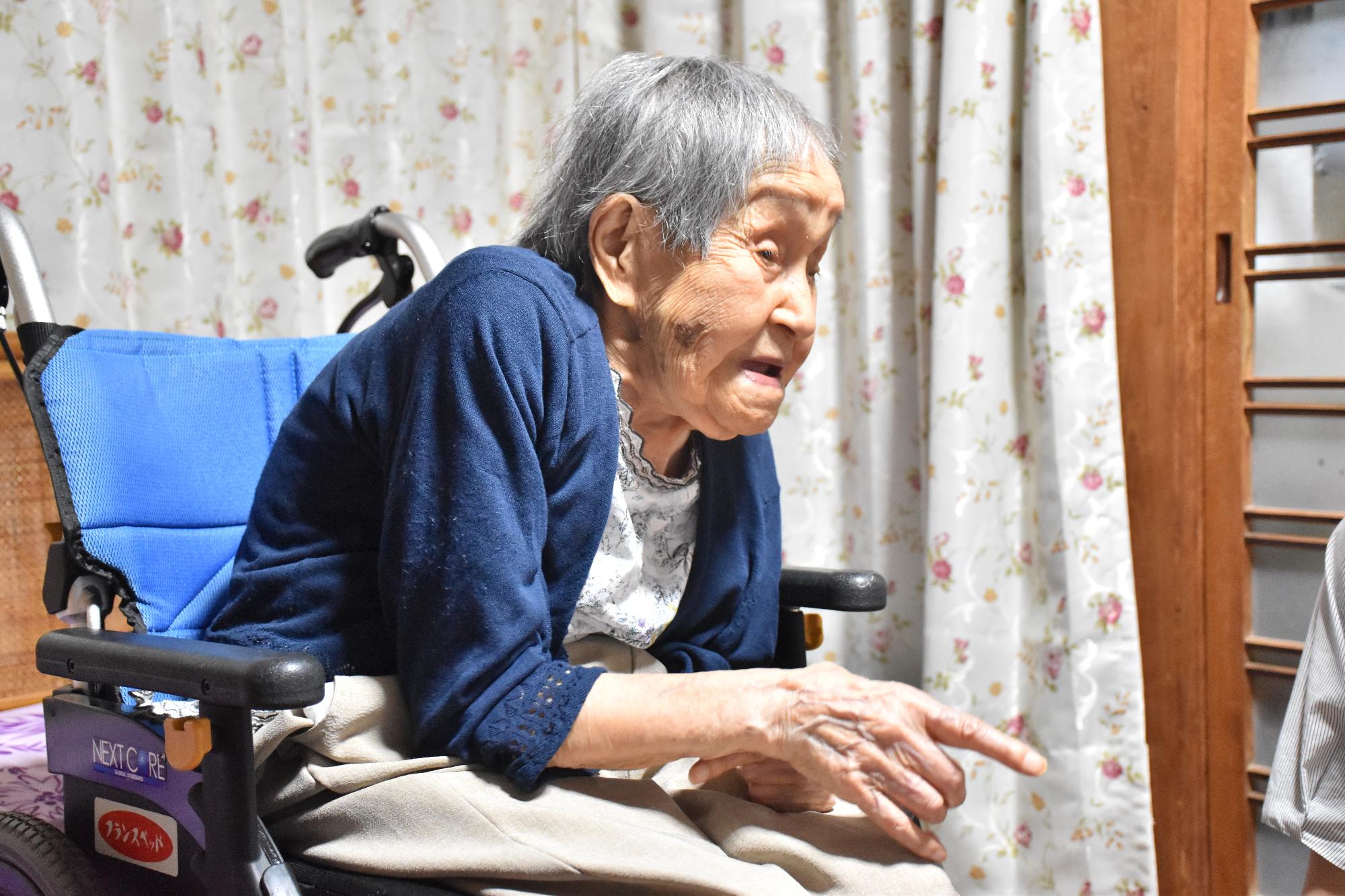 自身の経験談を語る賀川さん