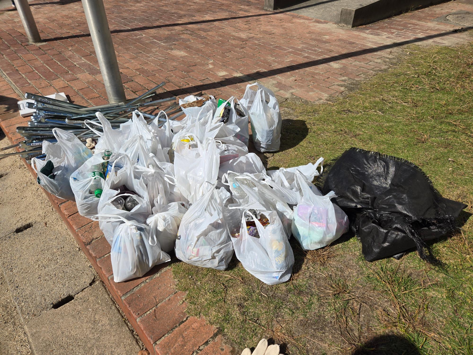 片桐西小学校の生徒が集めたゴミ