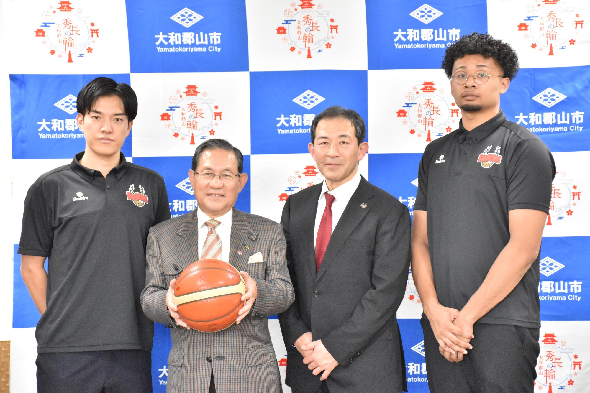 バンビシャス奈良の表敬訪問の様子