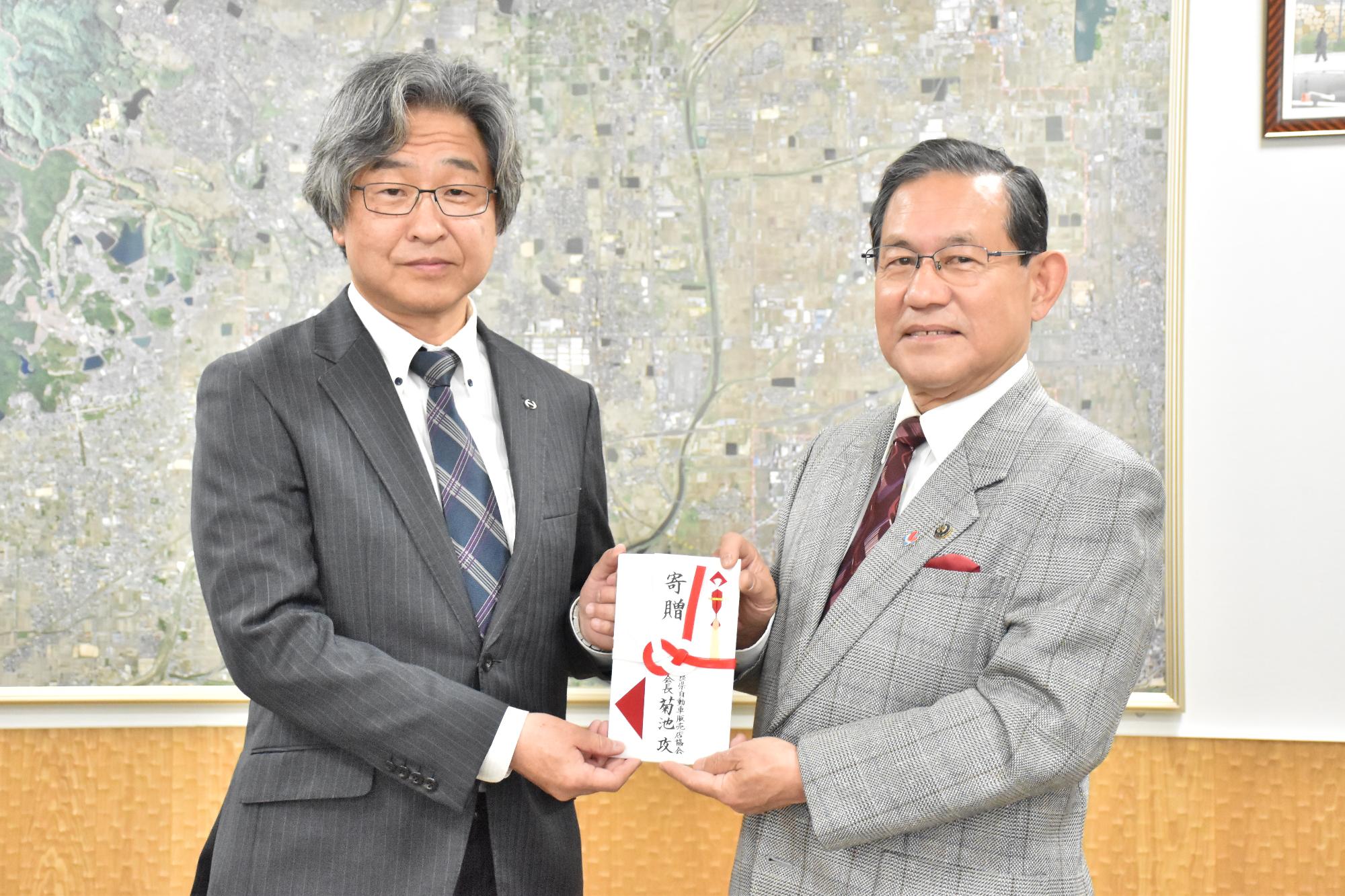 奈良県自動車販売店協会からの寄附贈呈