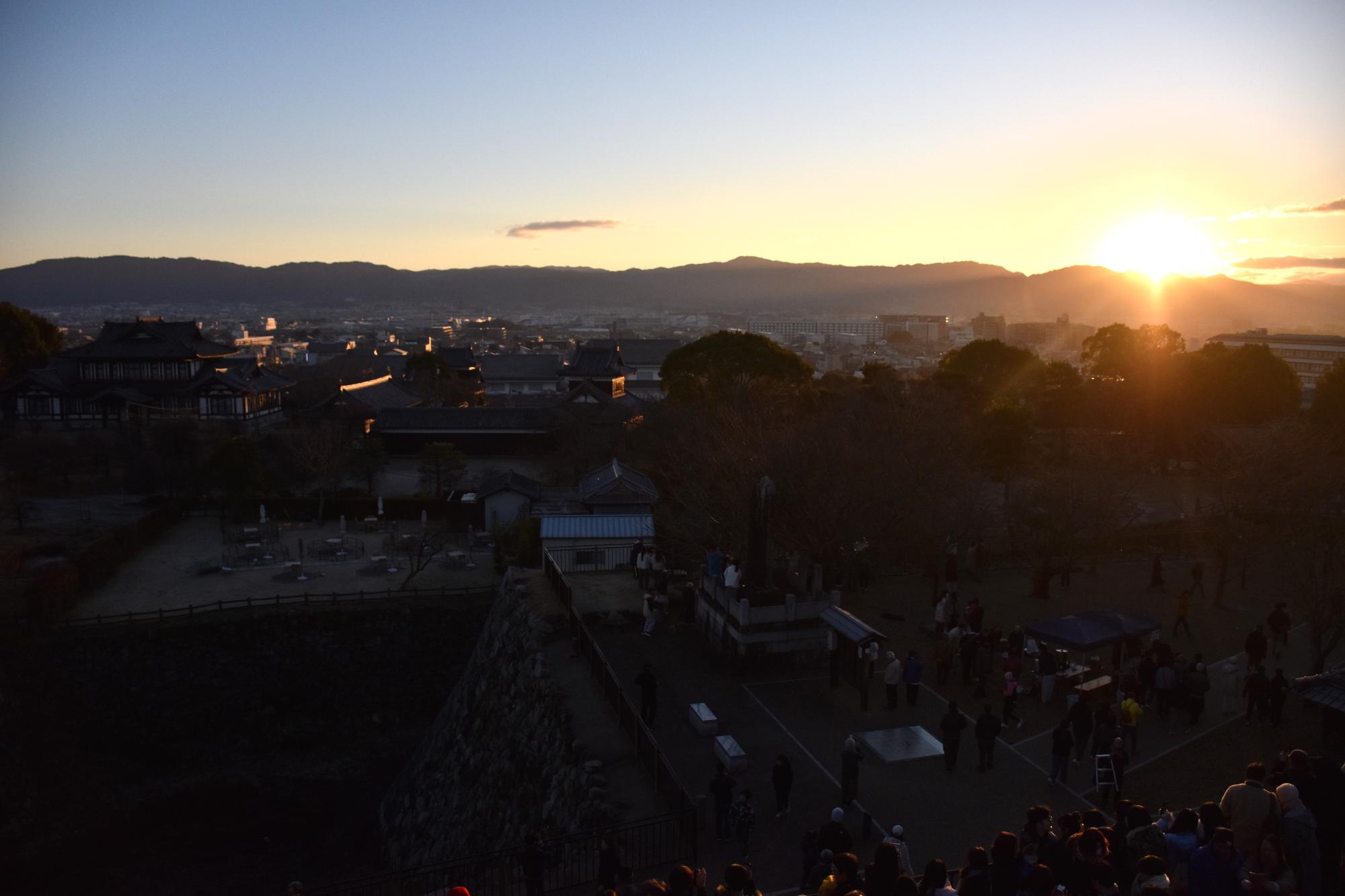 郡山城天守台からみた初日の出