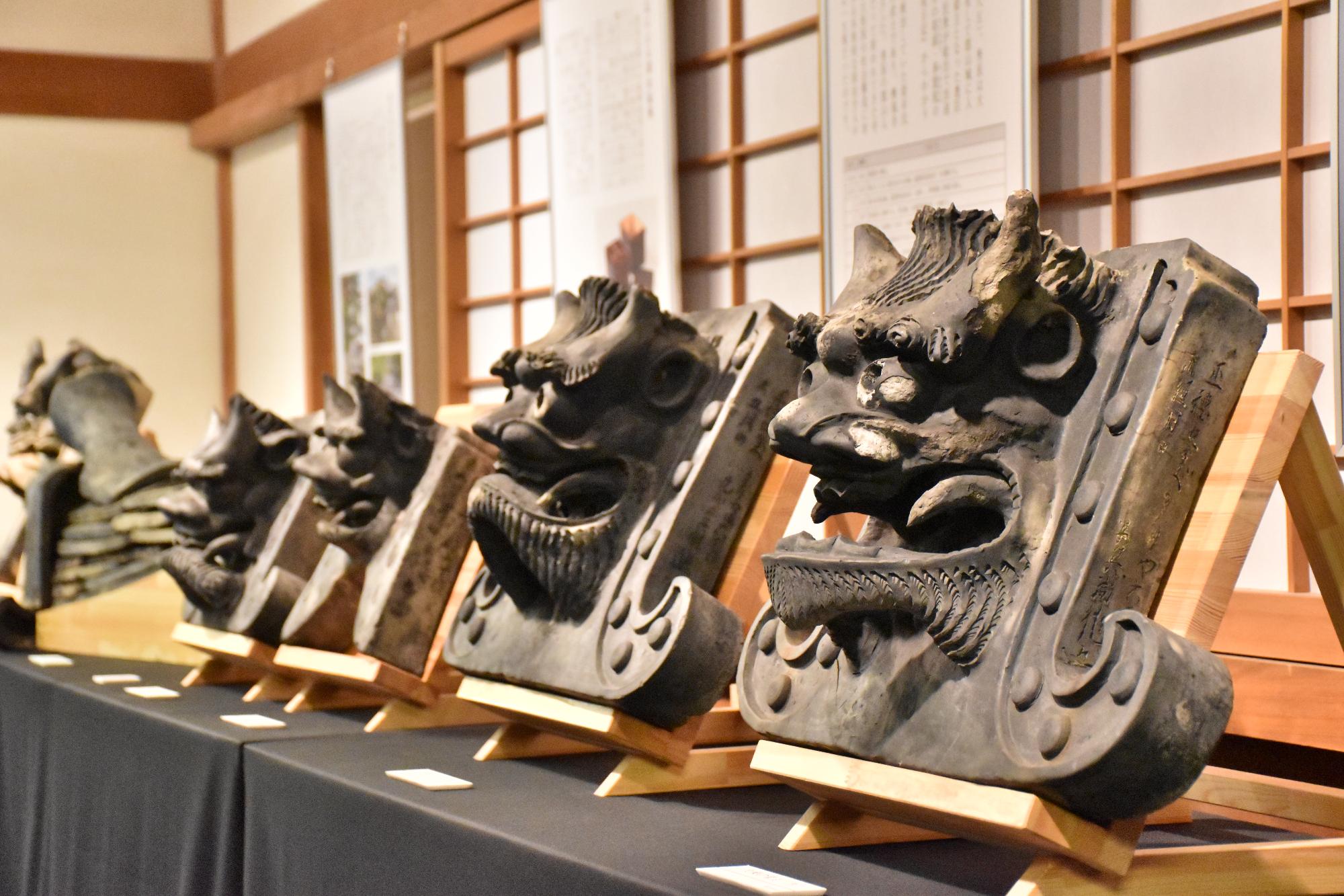 展覧会「秀長と郡山のあゆみ」の鬼瓦