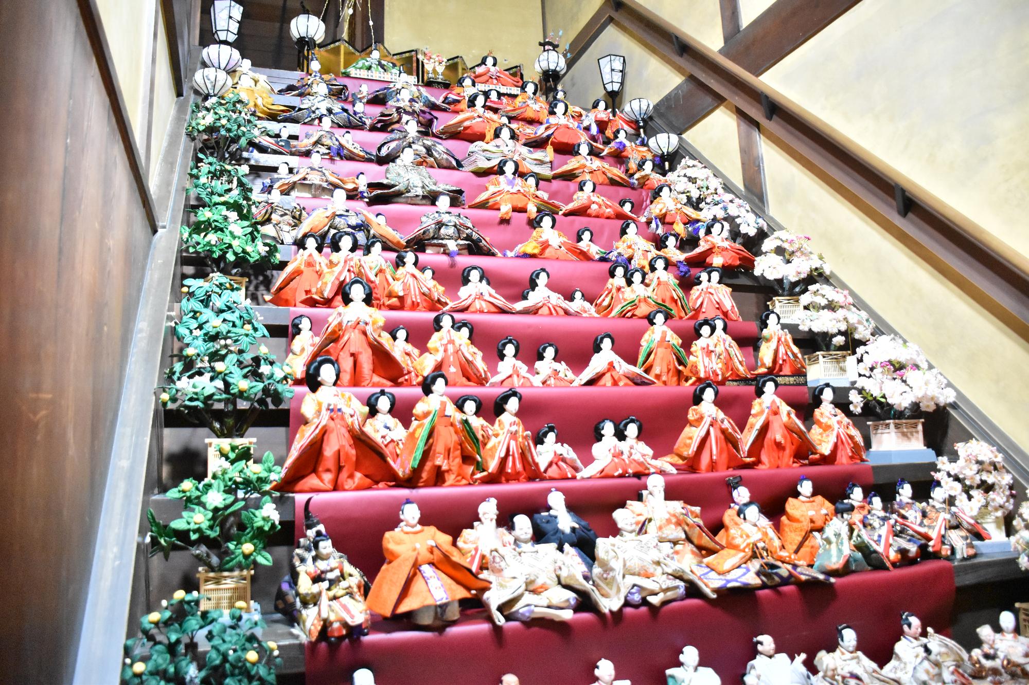 第15回大和な雛まつり 大階段の雛人形