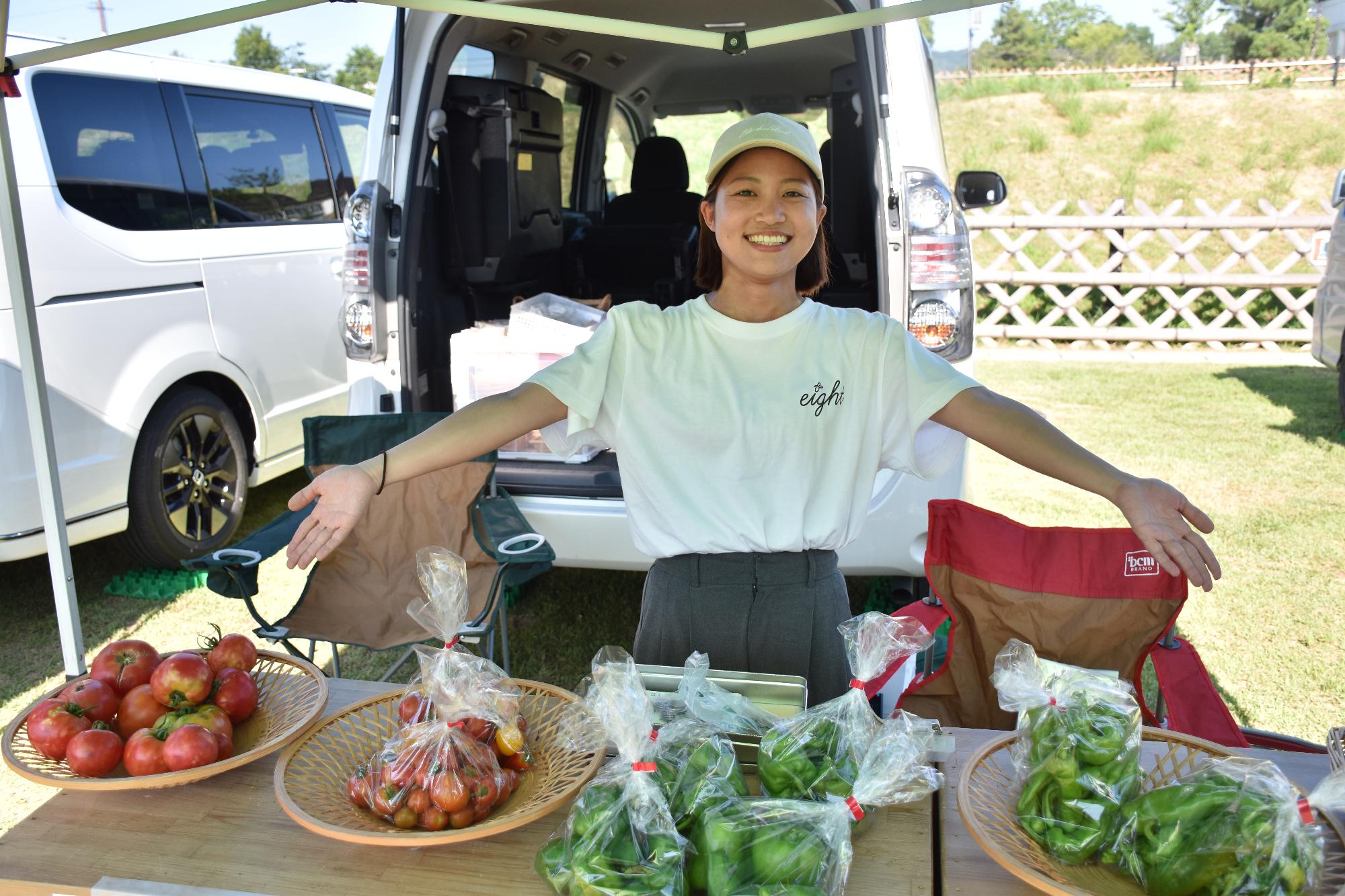 郡山・市の日 夏野菜が並ぶ