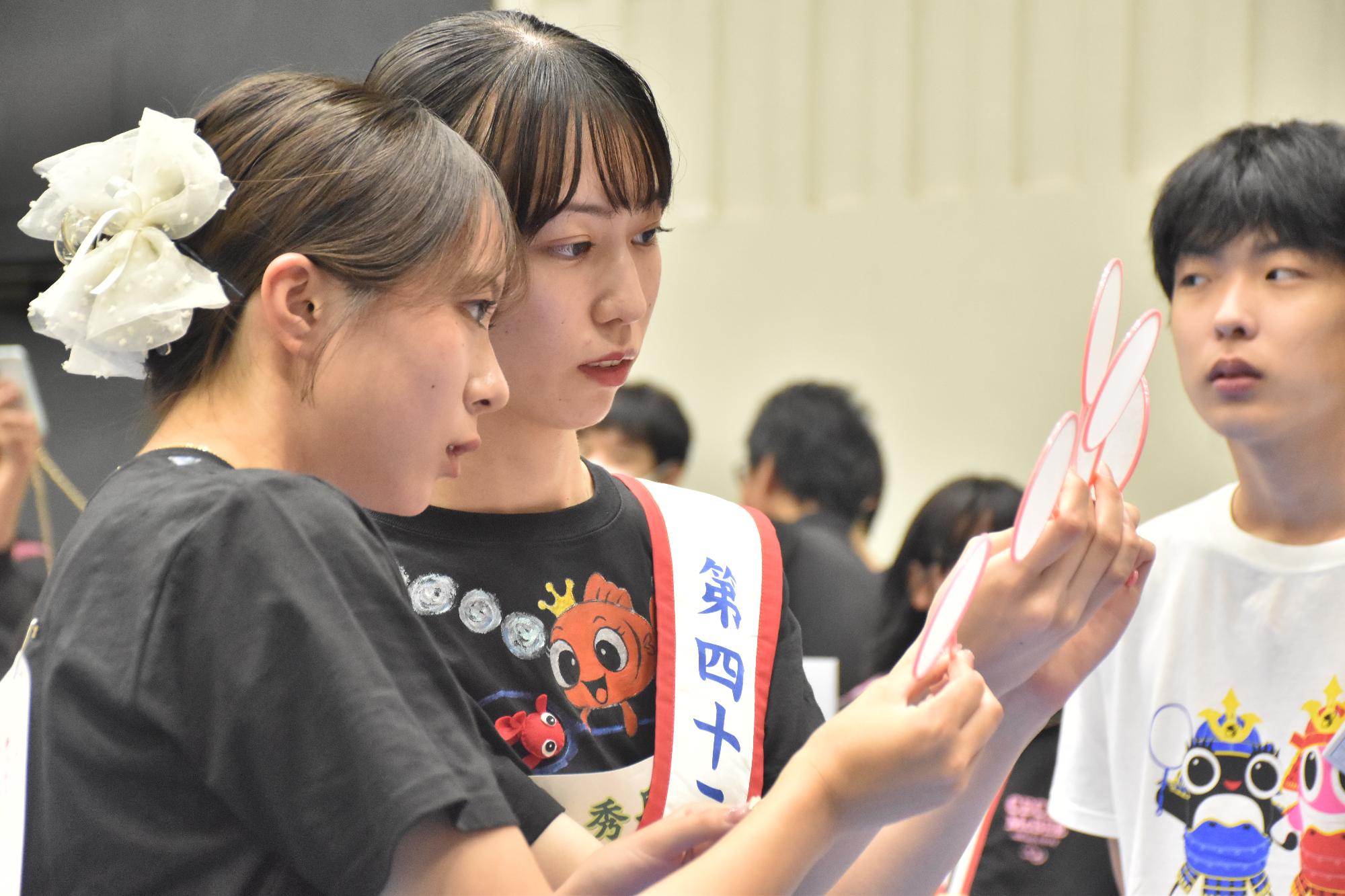 金魚すくい大会の様子
