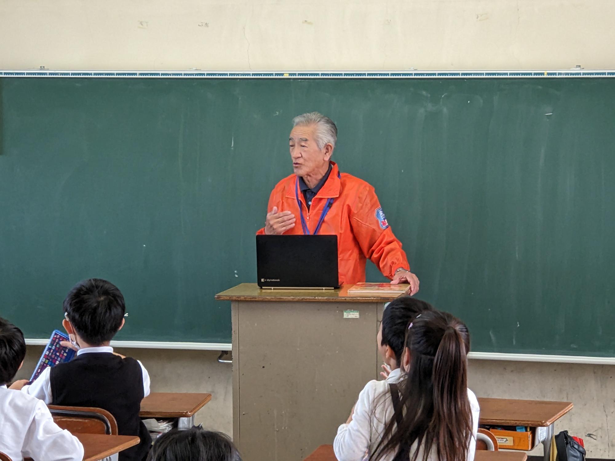 金魚マイスター加藤さん