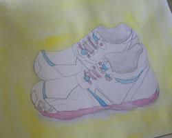 ピンクの靴の水墨画の絵が書かれている写真
