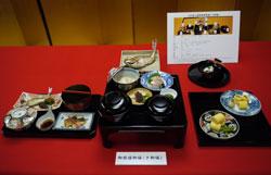 江戸時代に柳沢公が食べていた夕御飯を再現したものの写真