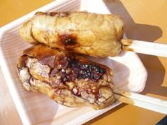 こんがりと砂糖醤油で焼かれた五平餅の写真